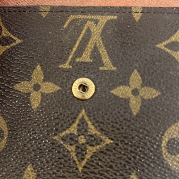 Authentic Louis Vuitton monogram unisex wallet - Picture 7 of 13